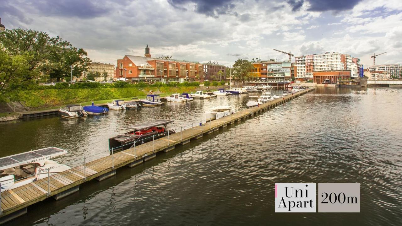 Uniapart Вроцлав Экстерьер фото